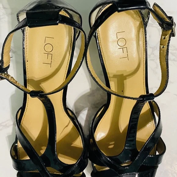 Ann Taylor Loft black strappy heeled sandals 7.5 - Picture 5 of 9